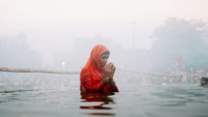 Where the Sun Meets Faith: The Grand Ghats of Chhath in Patna and Varanasi